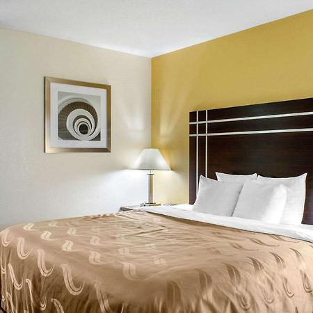 Quality Inn McComb Exteriör bild