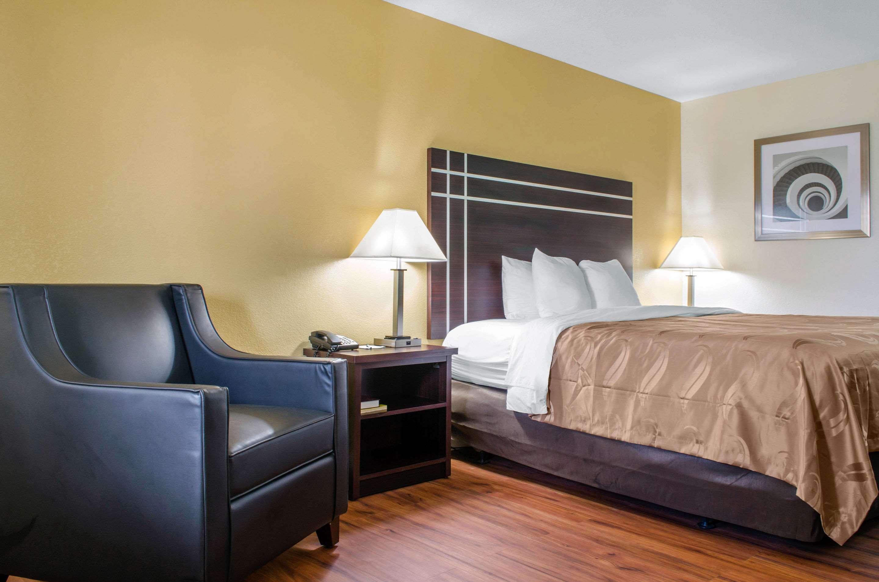 Quality Inn McComb Exteriör bild