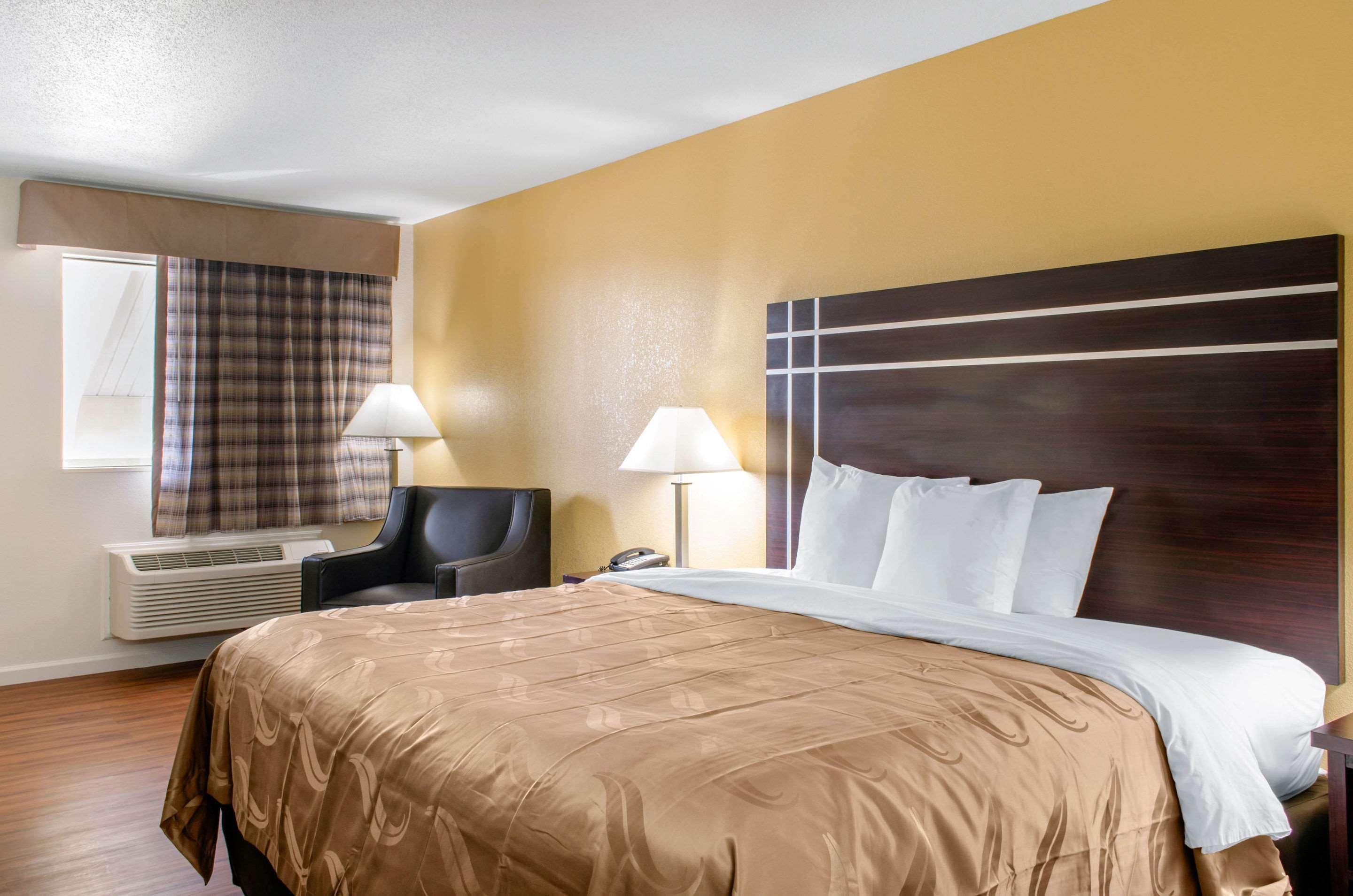 Quality Inn McComb Exteriör bild