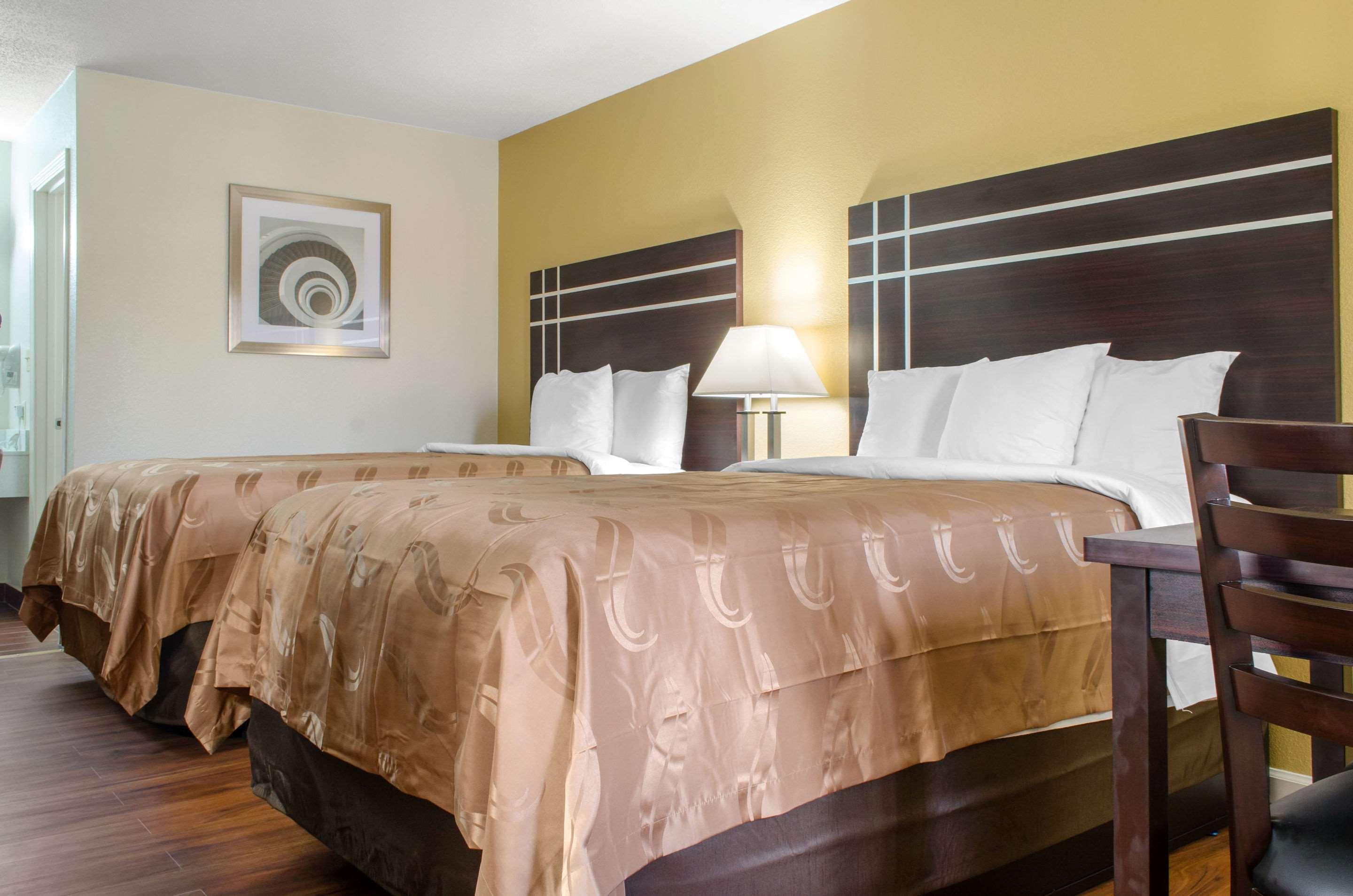Quality Inn McComb Exteriör bild