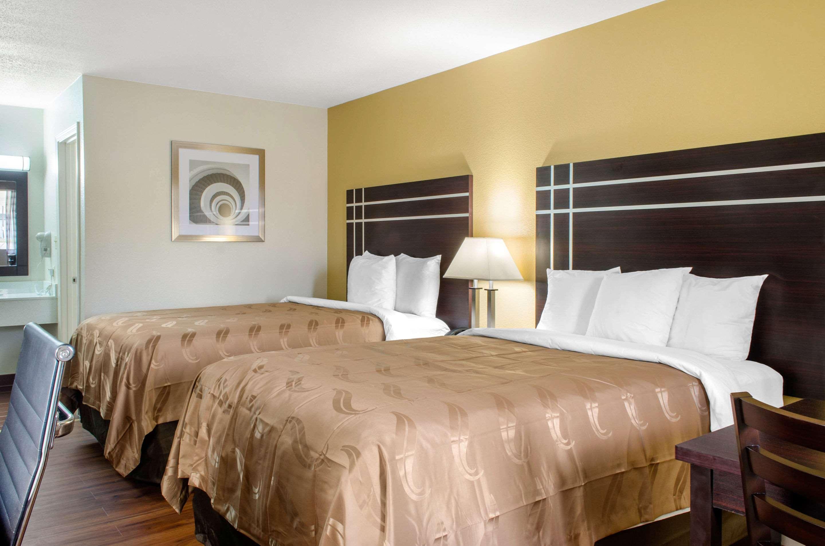 Quality Inn McComb Exteriör bild