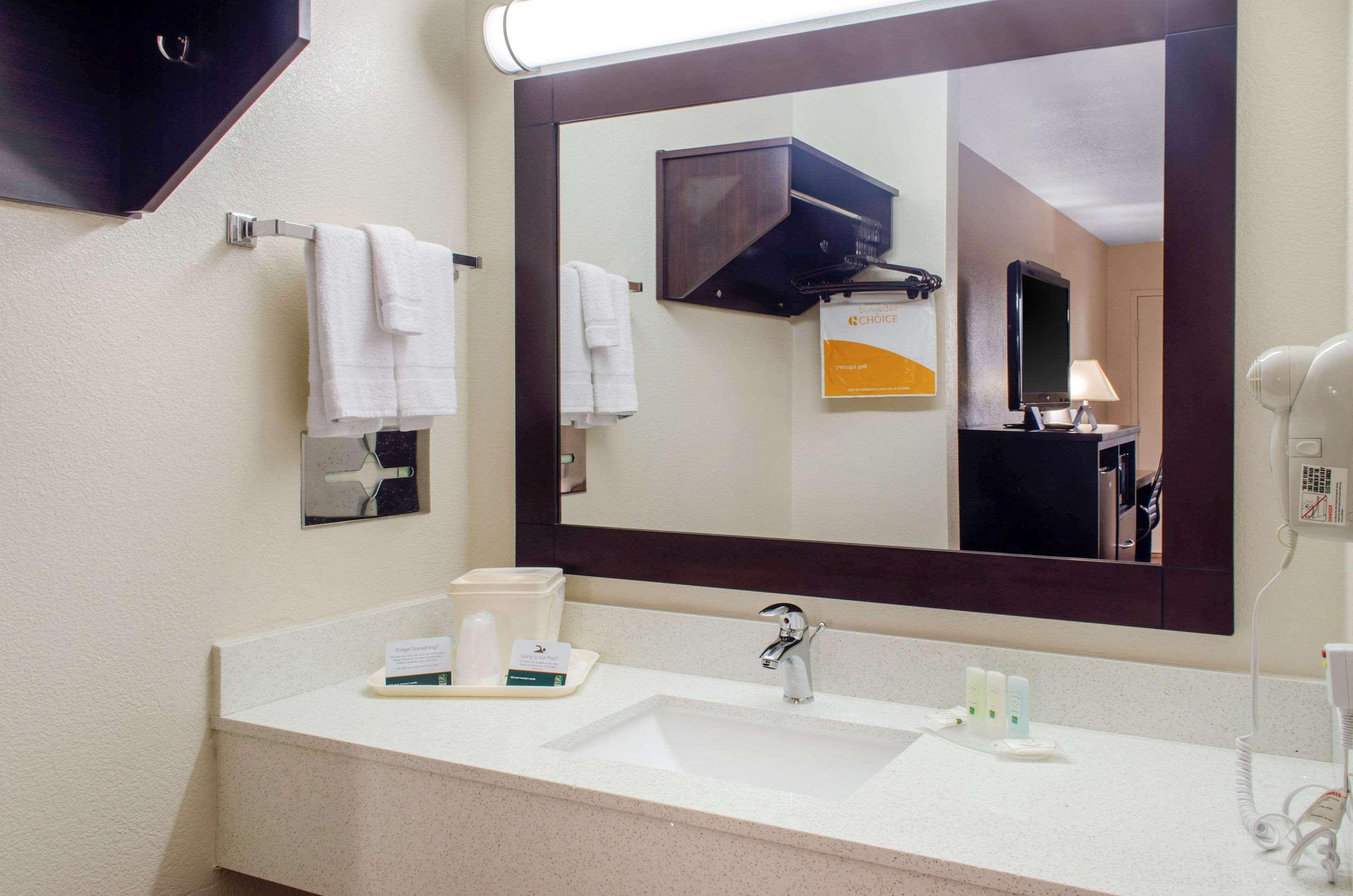 Quality Inn McComb Exteriör bild