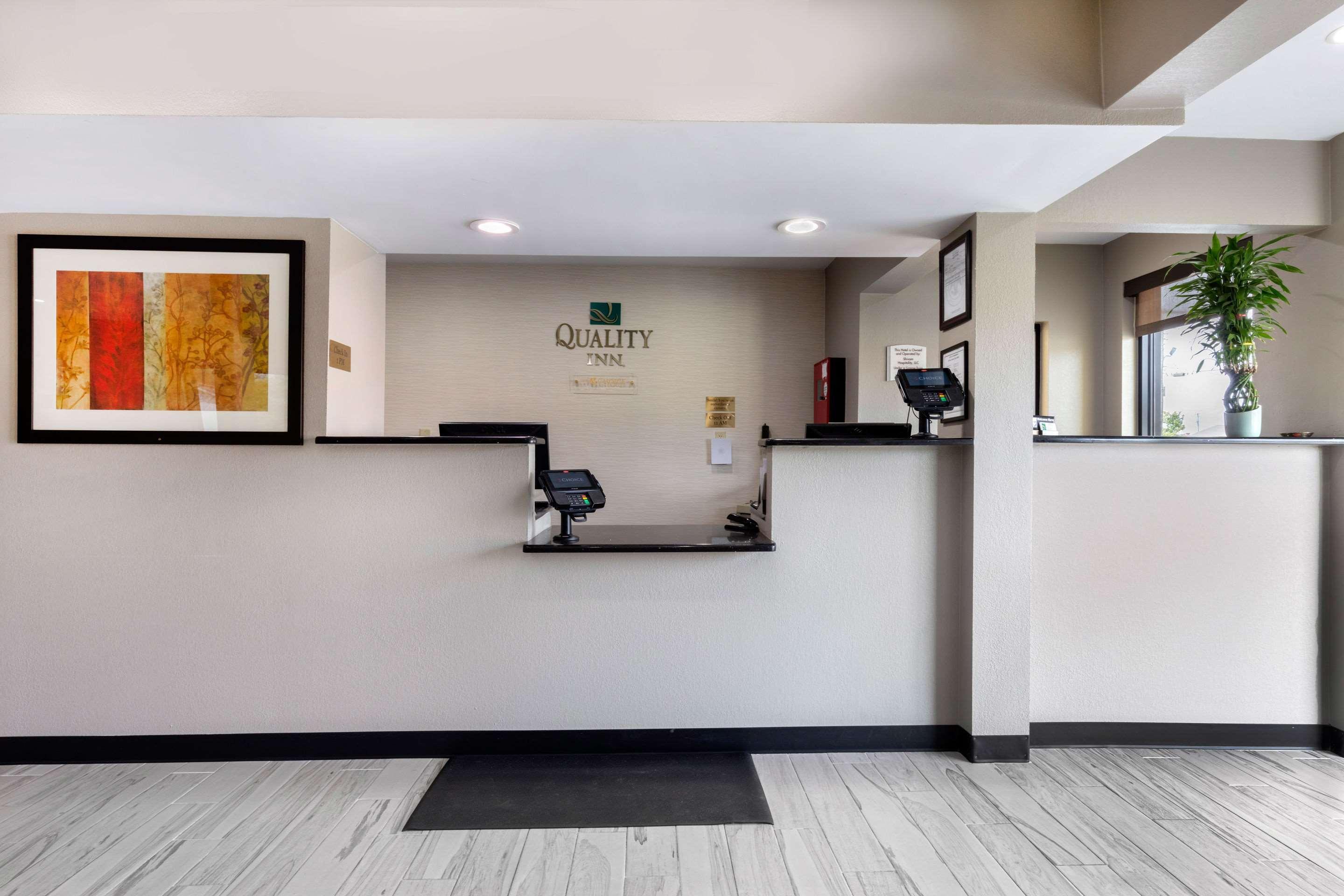 Quality Inn McComb Exteriör bild