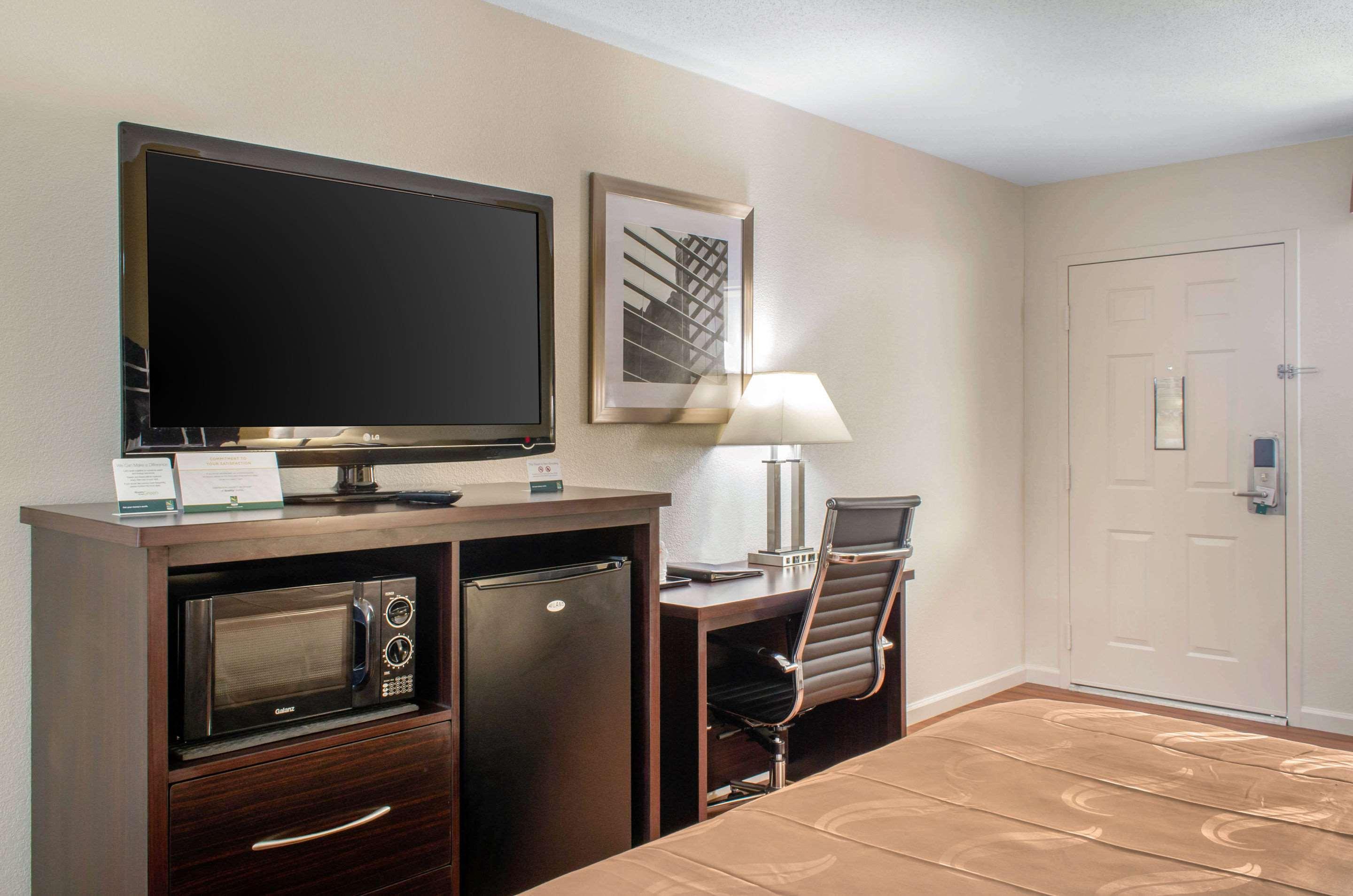 Quality Inn McComb Exteriör bild