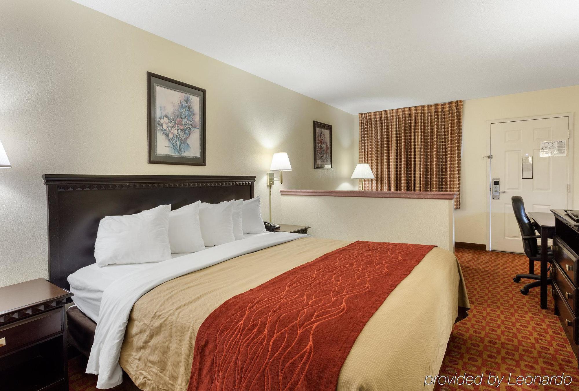 Quality Inn McComb Exteriör bild